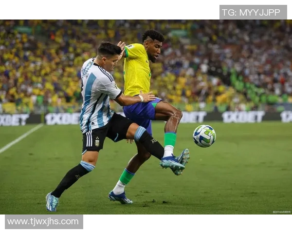 内向性格的足球明星们如何在赛场上展现自我与激情